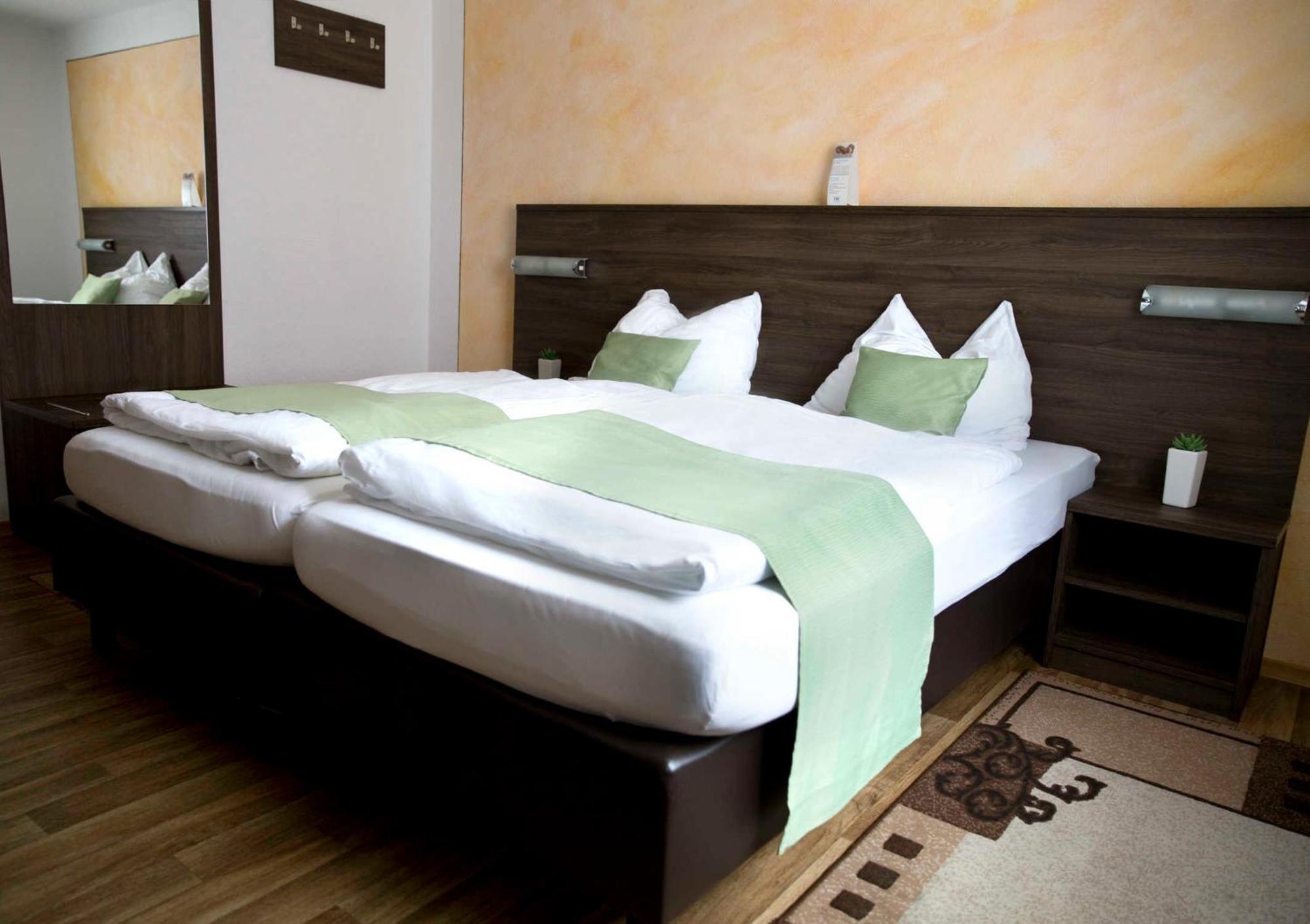 Hotel Garni Goldene Traube 3*