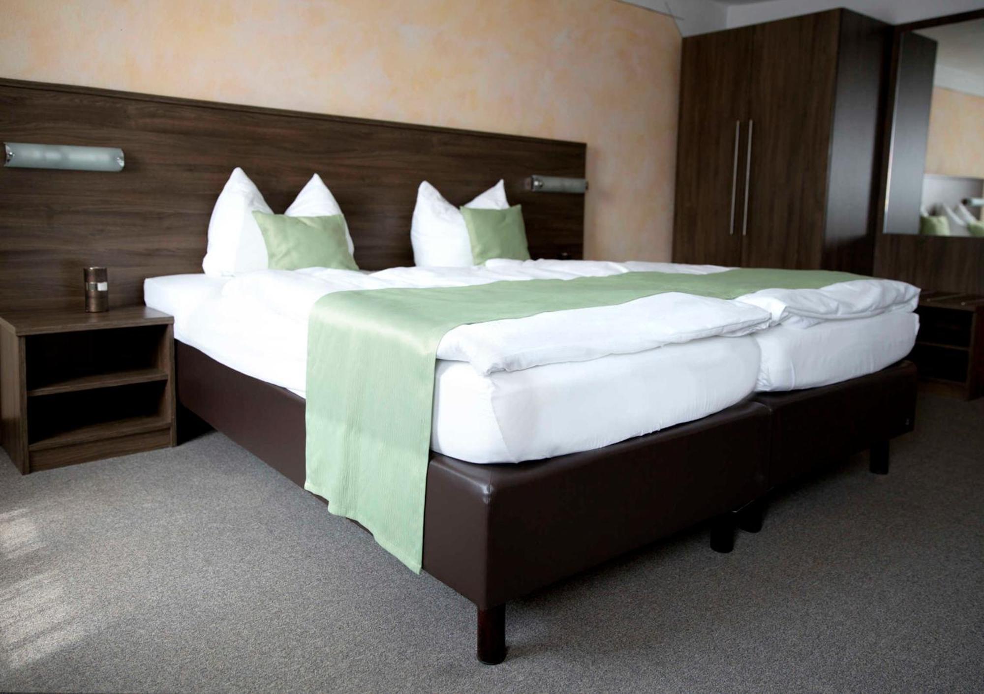 Hotel Garni Goldene Traube 3*